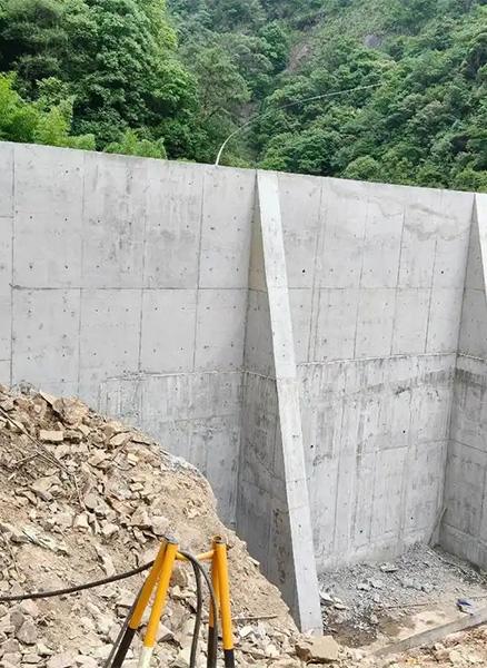 潍坊潍城区重力式挡土墙
